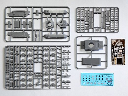 Сборная модель 1/72 немецкий легкий разведывательный танк Pz.Kpfw.II Ausf.L Luchs Armory AR72203