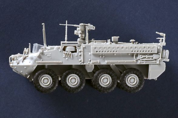 Сборная модель 1:72 бронеавтомобиль M1130 Stryker Command Vehicle Trumpeter 07423