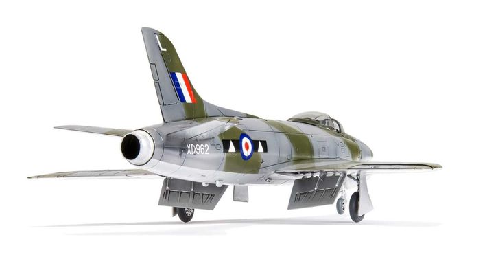 Prefab model 1/72 aircraft Supermarine Swift FR 5 Airfix A04003