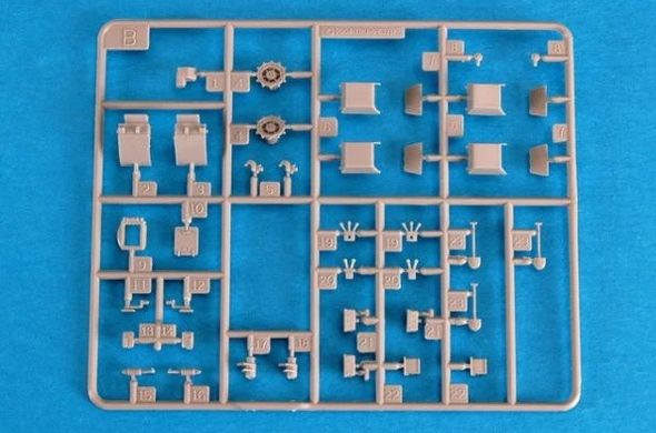 Сборная модель 1/72 самоходная артиллерийская система British AS-90 SPG Trumpeter 07221