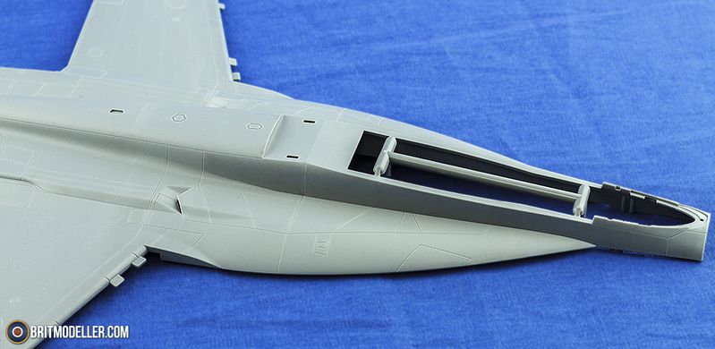Сборная модель 1/48 истребитель Boeing F/A-18F Super Hornet Meng Model LS-013