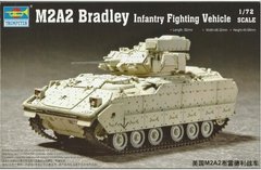 Збірна модель 1/72 бойова машина піхоти M2A2 Bradley Infantry Fighting Vehicle Trumpeter 07296