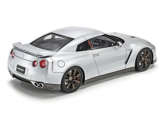 Збірна модель 1/24 автомобіль Nissan GT-R Tamiya 24300