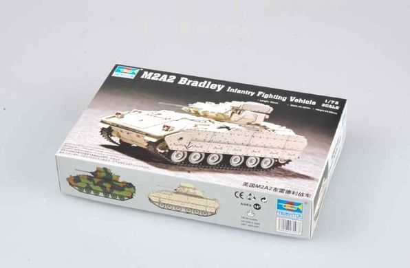 Assembled model 1/72 infantry fighting vehicle M2A2 Bradley Infantry Fighting Vehicle Trumpeter 07296