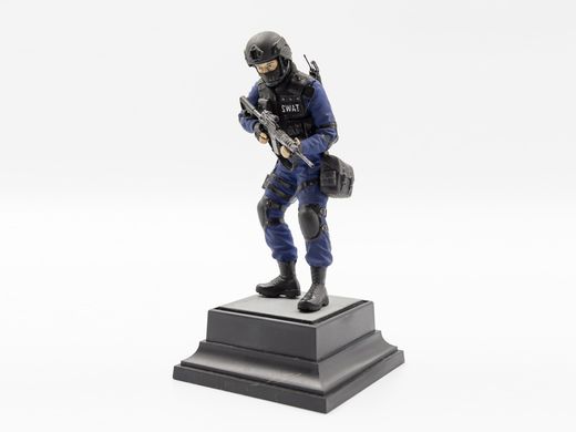 Figures 1/16 Leader of the S.W.A.T. ICM 16101