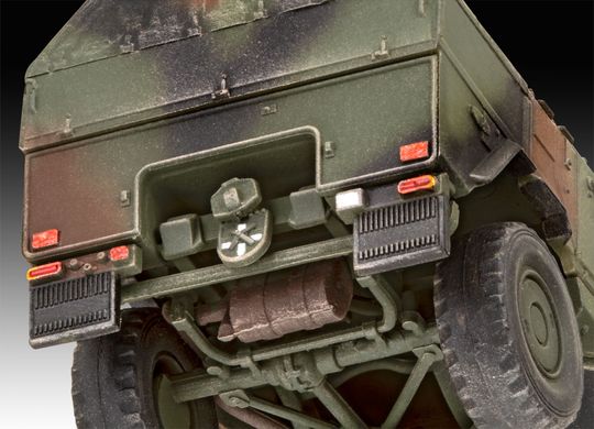 Assembled model 1/72 armored car ATF Dingo 1 Ravell 03345