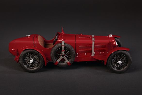 Сборная модель 1/12 автомобиль Alfa Romeo 8C 2300 Roadster Italeri 4708
