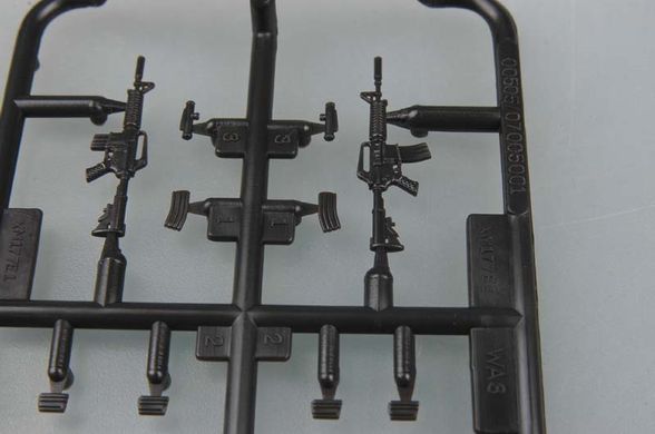 Сборная модель 1/35 американский автомат AR-15/M16/M4 FAMILY-XM117 E1/E2 (6 штук) Trumpeter 00505