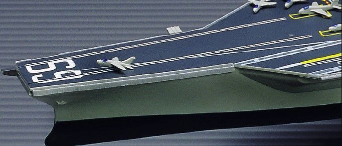 Збірна модель 1:800 корабель U.S.S. Eisenhower Academy 14212