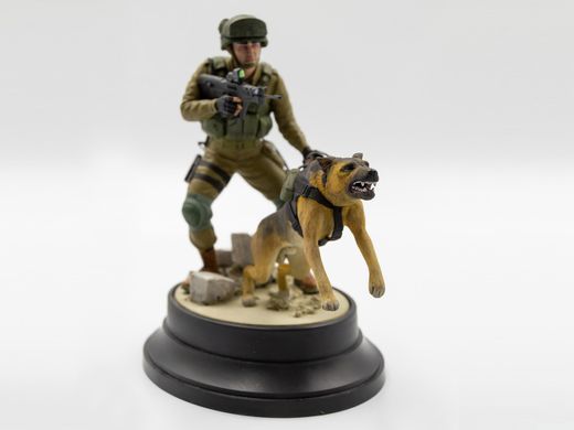 Фігури 1/16 Офіцер підрозділу К-9 IDF з собакою ICM 16102