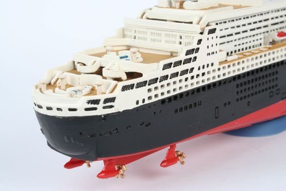 Prefab model 1/1200 passenger ship Queen Mary 2 Model Set Revell 65808