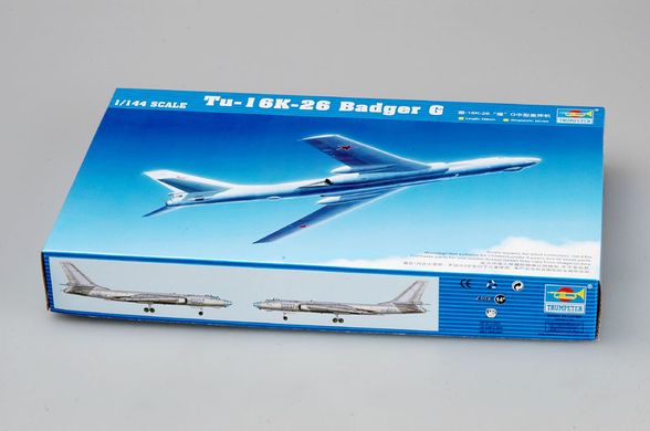 Збірна модель 1/144 середній бомбардувальник Ту-16К-26 Badger G Trumpeter 03907
