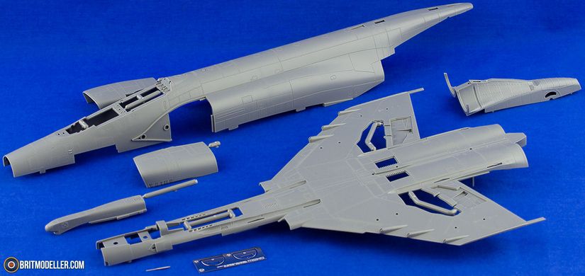 Сборная модель 1/48 самолет McDonnell Douglas F-4G Phantom II Meng Model LS-015