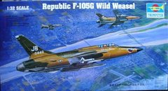 Сборная модель 1/32 истребитель-бомбардировщик Republic F-105 Thunderchief Trumpeter 02202