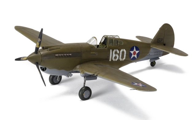 Сборная модель 1/48 истребитель Curtiss P-40B Warhawk Airfix A05130A