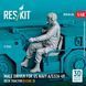 Фигура 1:48 водитель палубного тягача US NAVY A/S32A-49 (сцена 3) Reskit RSF48-0086