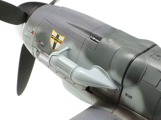 Сборная модель 1/48 истребитель Messerschmitt Bf109 G-6 Tamiya 61117