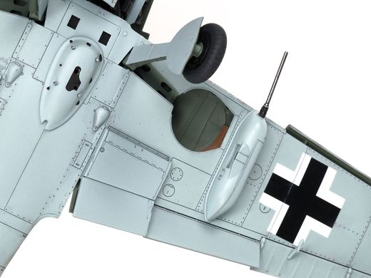 Сборная модель 1/48 истребитель Messerschmitt Bf109 G-6 Tamiya 61117