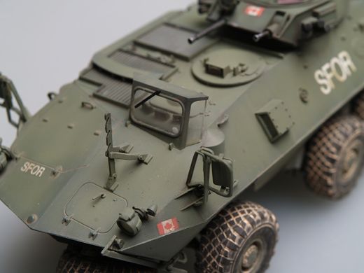 Збірна модель 1/35 колісний бронетранспортер канадської армії "Grizzly" пізня модель Trumpeter 01505
