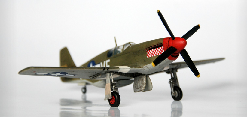 Сборная модель 1/72 самолет P-51 B-7 Shangri LA MisterCraft C-50