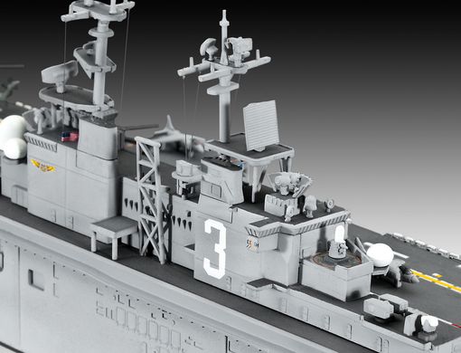 Сборная модель 1/700 штурмовой авианосец USS WASP CLASS Model Set Revell 65178