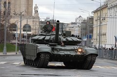 Збірна модель 1/35 основний бойовий танк Т-72 Б3 мод. 2016 Trumpeter 09561