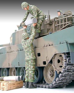 Збірна модель танка Japan Ground Self Defense Force Type 90 Tank з боєприпасами Tamiya 89564 1:35
