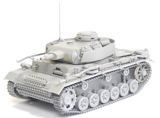 Сборная модель 1/35 танкPzKpfw III Ausf.N (SdKfz 141/2) with Schurzen Dragon 6474