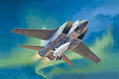 Збірна модель 1/72 літак МІГ-31БМ MiG-31BM w/KH-47M2 Trumpeter 01697