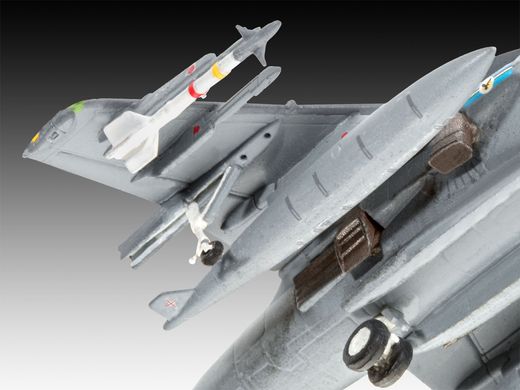 Сборная модель 1/144 самолета BAe Harrier GR. 7 Revell 03887