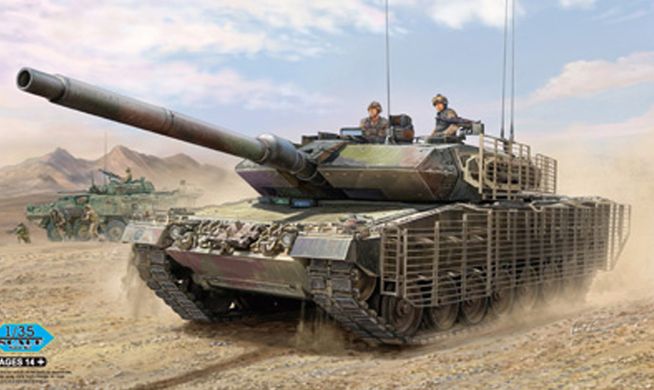 Збірна модель 1/35 танк Leopard 2A6M CAN HobbyBoss 82458