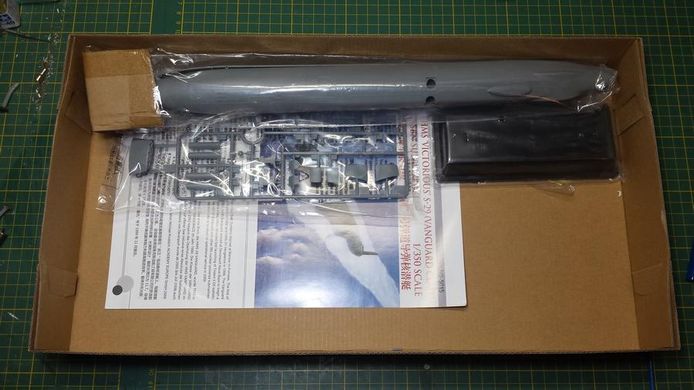 Сборная модель 1:350 подлодка HMS-29/30/31 'Vanguard' Class SSBN Bronco NB5015