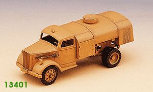 Збірна модель 1/72 паливозаправник та підвізник набоїв GERMAN FUEL TRUCK & SCHWIMM WAG Academy 13401