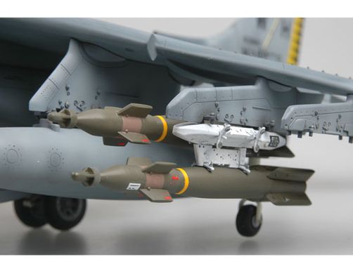 Збірна модель 1/32 штурмовик McDonell-Douglas AV-8B Night Attack Harrier II Trumpeter 02285