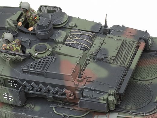 Сборная модель 1/35 танк Leopard 2 A7V Tamiya 35387