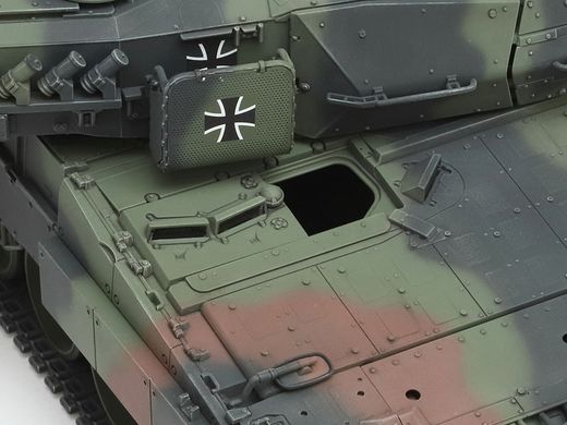 Сборная модель 1/35 танк Leopard 2 A7V Tamiya 35387