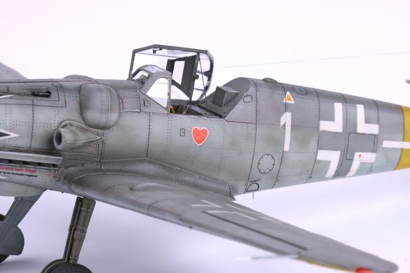 Збірна модель 1/48 гвинтовий літак Bf 109G-14 ProfiPack edition Eduard 82118