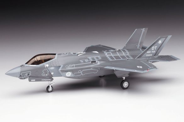 Збірна модель 1/72 тактичний винищувач ВПС США F-35A Lightning II Hasegawa E42 01572
