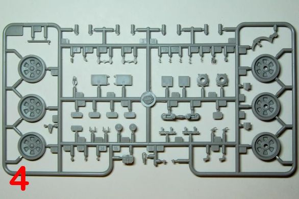 Збірна модель 1/35 САУ GCT 155mm AU-F1 SPH Based on T-72 Hobby Boss 83835