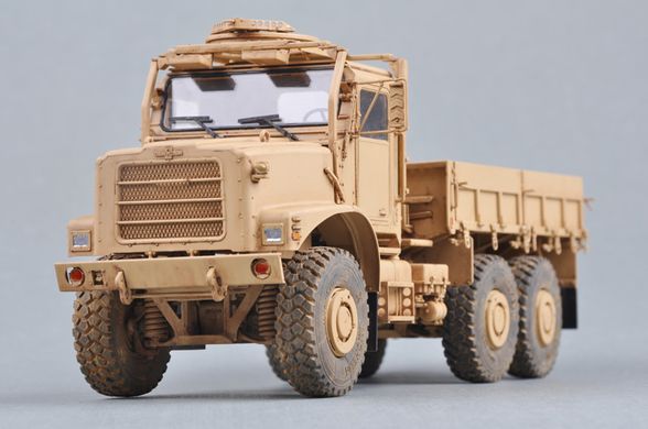 Сборная модель 1/35 американский военный грузовик МТВР Mk.23 MTVR Trumpeter 01011