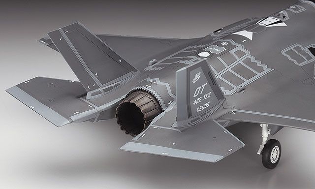 Сборная модель 1/72 тактический истребитель ВВС США F-35A Lightning II Hasegawa E42 01572
