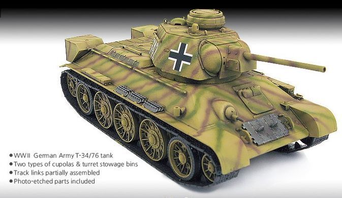 Сборная модель 1:35 танк T-34 747(r) German Version Academy 13502