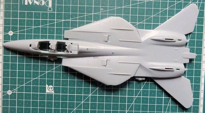 Сборная модель Самолета Top Gun Maverick's F-14 Tomcat Revell 04966 1:72