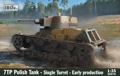 Сборная модель 1/35 однобашенный польский танк 7TP раннее производство IBG Models 35070