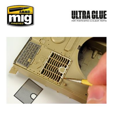 Ultra Glue for Etching, Clear Parts, etc. (Acrylic Water Based Glue) Ammo Mig 2031