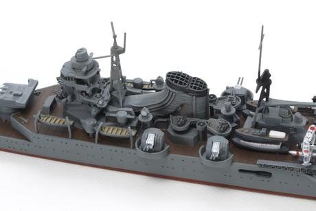 Prefab model 1/700 Japanese light cruiser Mogami 最上 Water Line Series Tamiya 31359