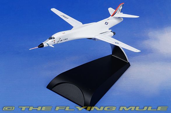 Сборная модель 1/400 B-1B Lancer Test Program Dragon 56310