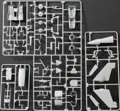 Збірна модель 1/48 літака F/A-18A/B/C/D Blue Angels 2017 Kinetic 48073