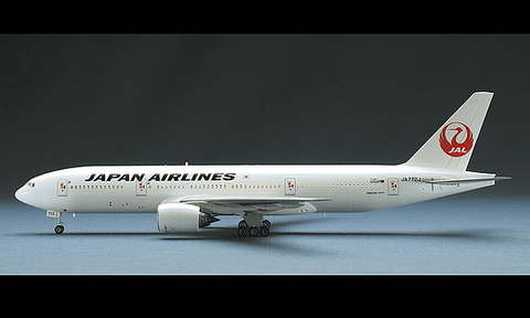 Сборная модель 1/200 самолет Boeing 777-300ER Japan Airlines JAL 