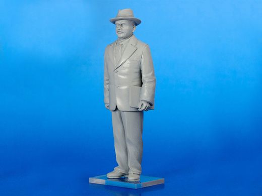 Figures 1/35 Stalin and others (set of 5 figures) ICM 35613